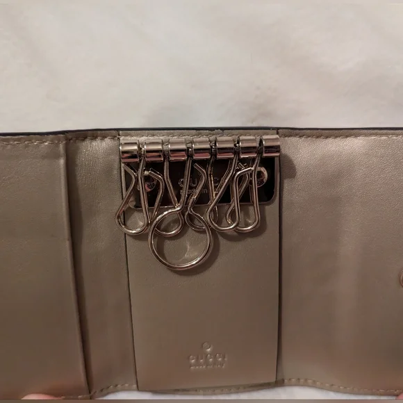 GUCCI Guccissima Leather 6 Rings Key Case Ribbon Gold GG Logo EUC - Picture 15 of 16